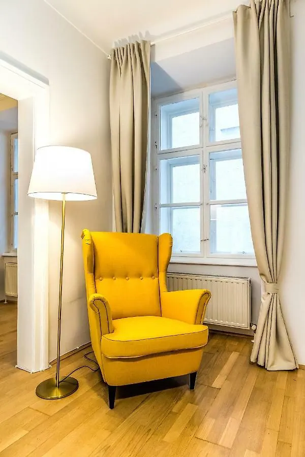 Beautiful City Apartment At Famous Ballgasse Vienna