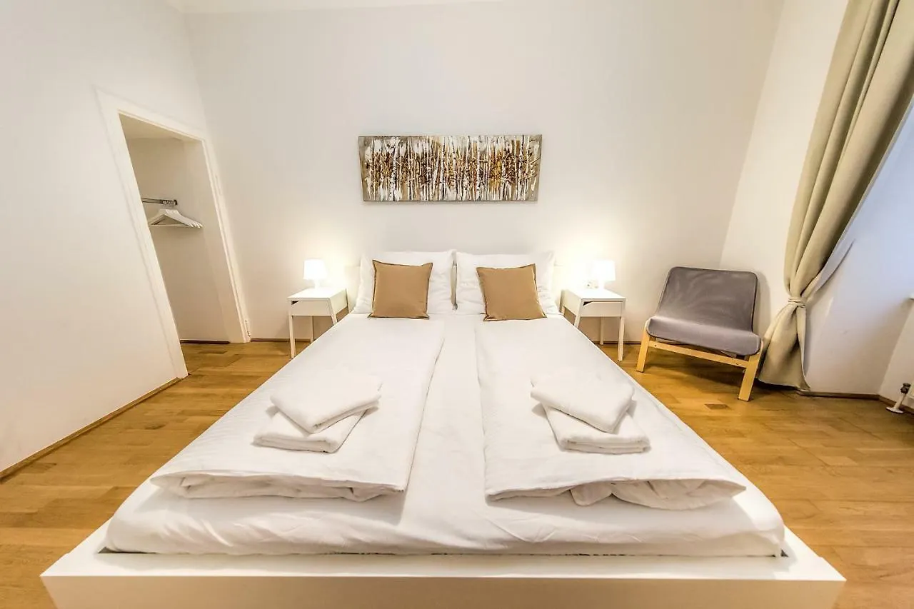 Beautiful City Apartment At Famous Ballgasse Wien Österrike