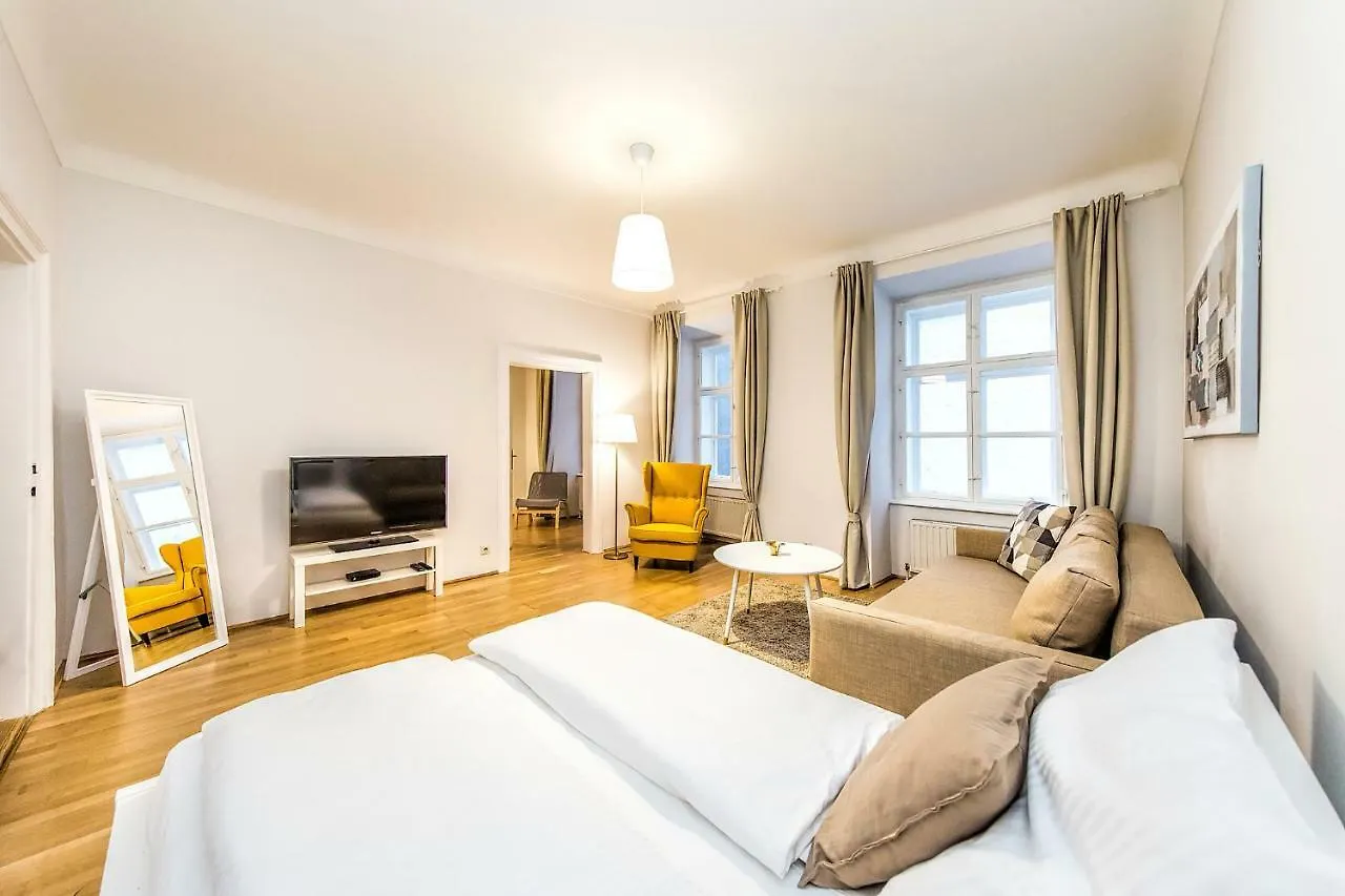 Beautiful City Apartment At Famous Ballgasse Vienna