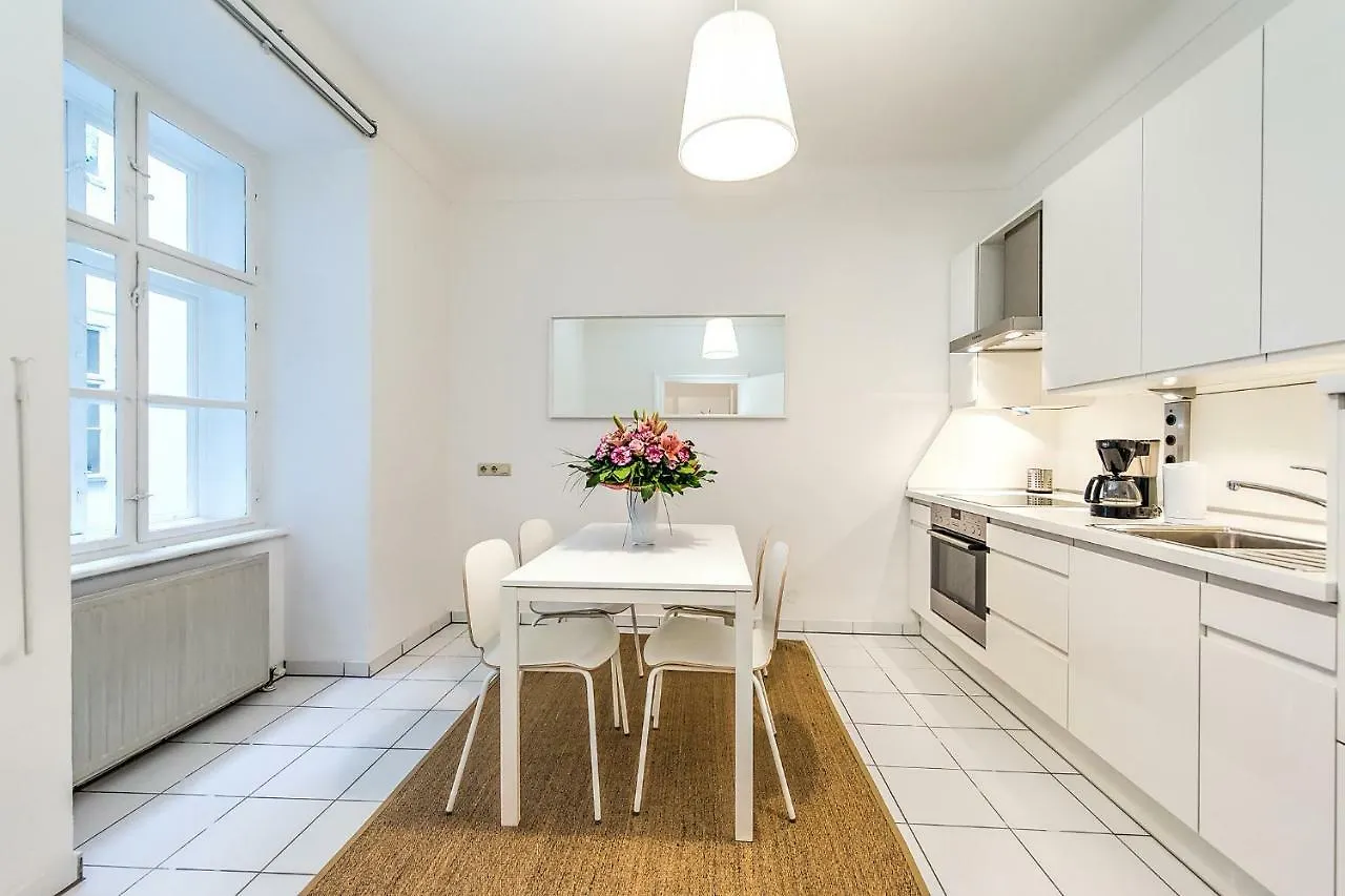 Beautiful City Apartment At Famous Ballgasse Vienna