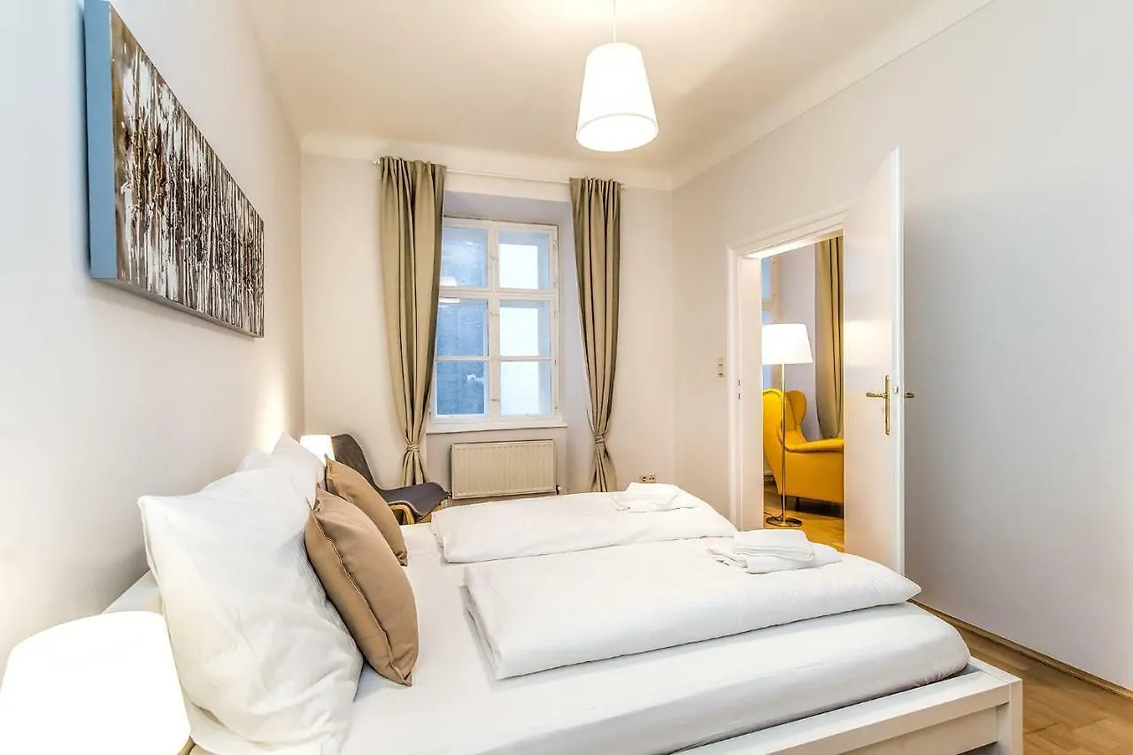Beautiful City Apartment At Famous Ballgasse Vienna Austria